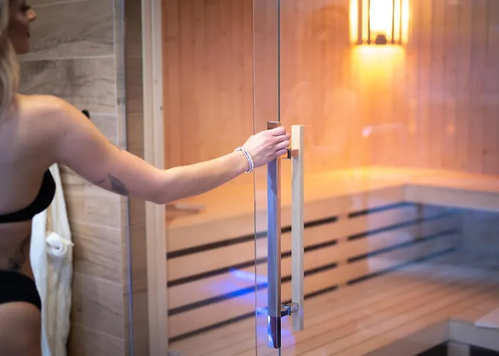 Hotell Hotel Messa 3*